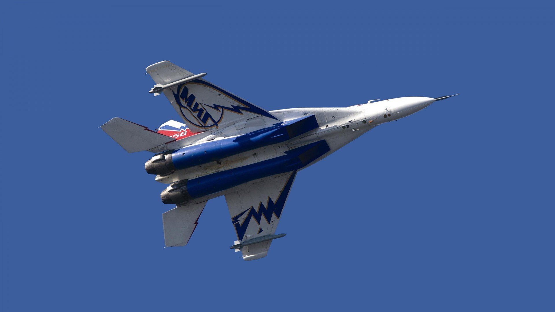 爱游戏官网首页-勒沃库森中锋支点作用激发进攻活力，勒沃库森厉害吗